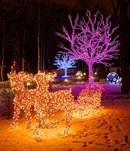 Новогоднее оформление украшение торгового центра магазинов гирляндами