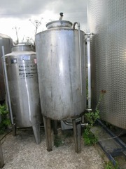 Продаются Емкости нержавеющие, объем 0, 6 куб.м.