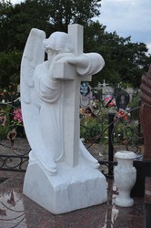 Изготовляю скульптуры, памятники из мрамора