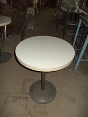 Стол круглый белый бу в хорошем состоянии