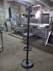 Вешалки б у в хорошем состоянии