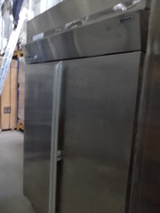 Холодильный шкаф в рабочем состоянии б у