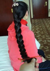 Продам свои волосы, не крашеные, длина 75 см