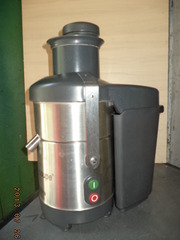 Соковыжималка для твердых Robot Conpe 180 Vitra.