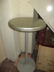 Столы и стулья для баров, ресторанов, кафе.